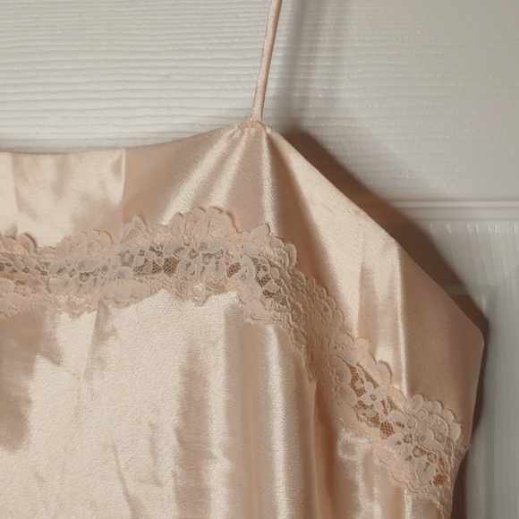 Vintage Nightie - Picture 3 of 6